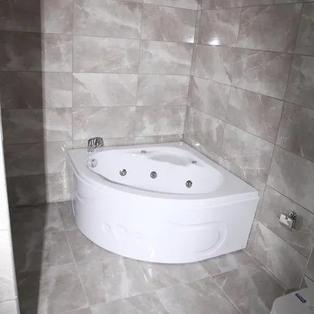 Yasat Hotel